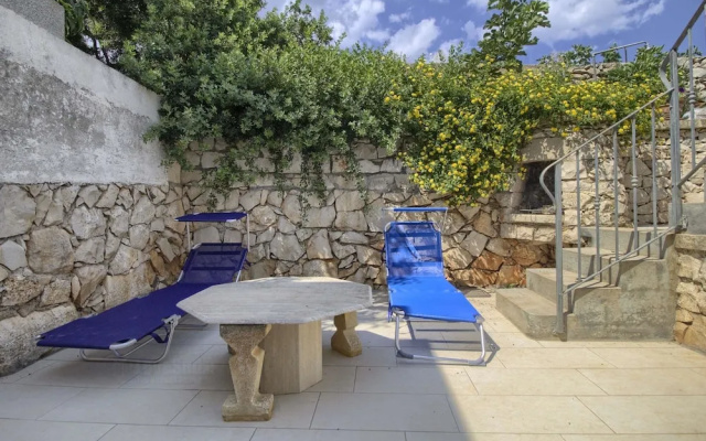 Polo - Relax Front Sea House