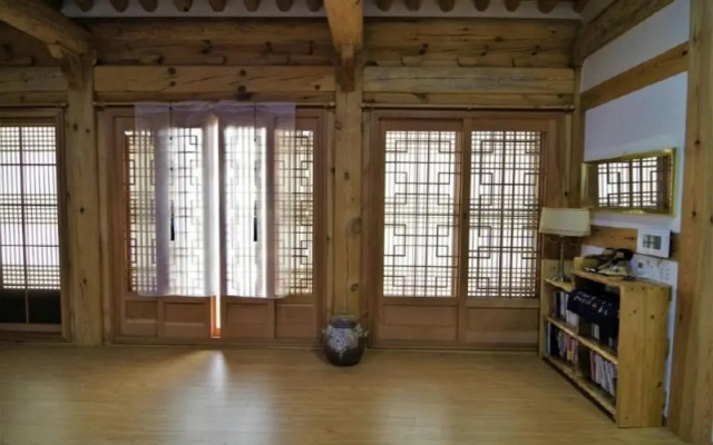Cheongju Solhyang Hanok Pension