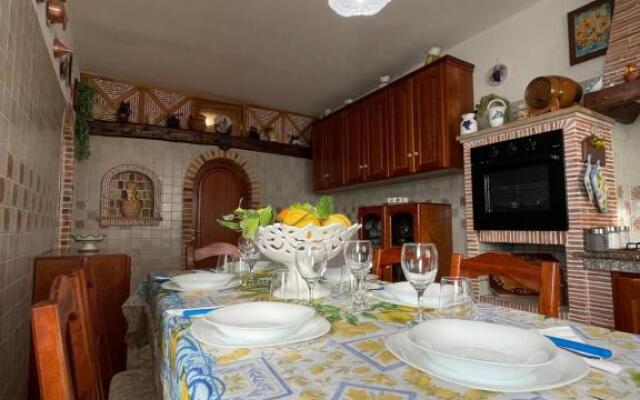 LOREN HOUSE, relaxing location with seaview