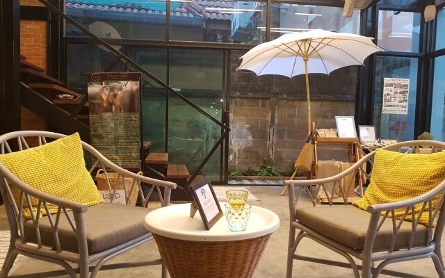 Baan Mai Kradan Hostel Chiang Rai