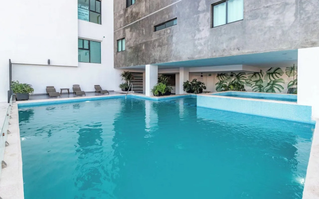 New Centric apt. with pool & jacuzzi