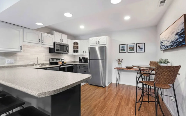 Treehouse LOZ Seclusion for 6!