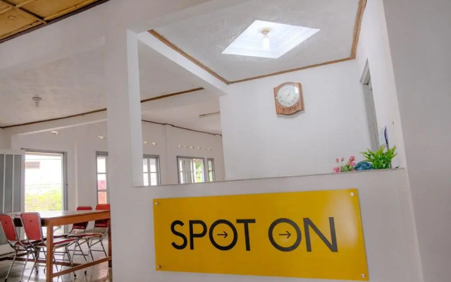 Hotel Raya by OYO Rooms
