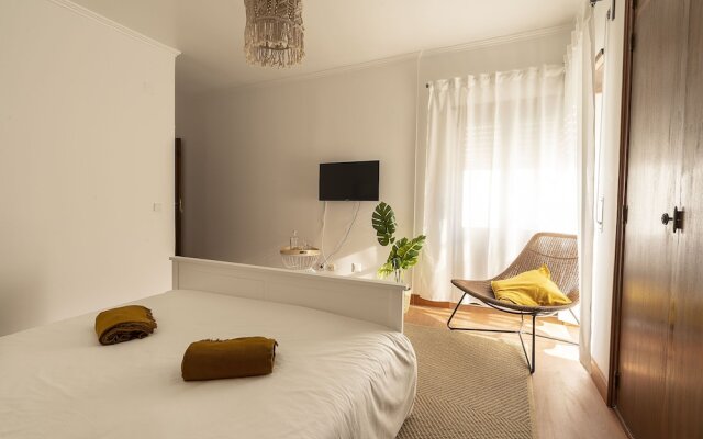 Ericeira Paradise House & Suites