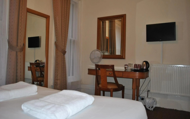 Town House Rooms