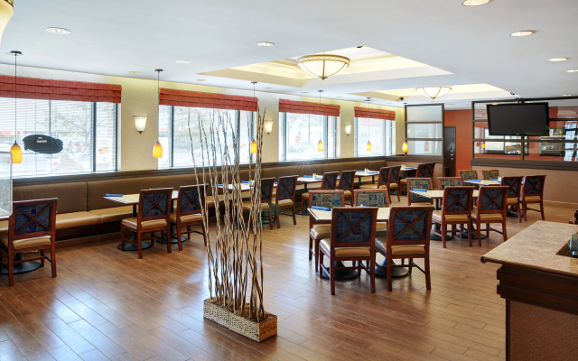 Holiday Inn and Suites Winnipeg Downtown by IHG