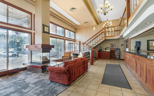 Best Western Plus Baker Street Inn