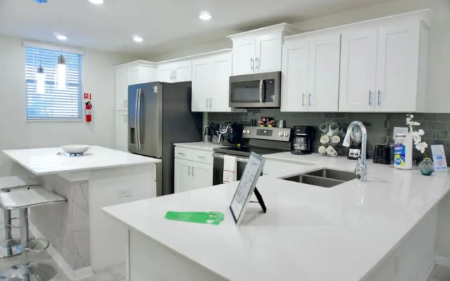 104 Modern Condo Storey Lake Disney