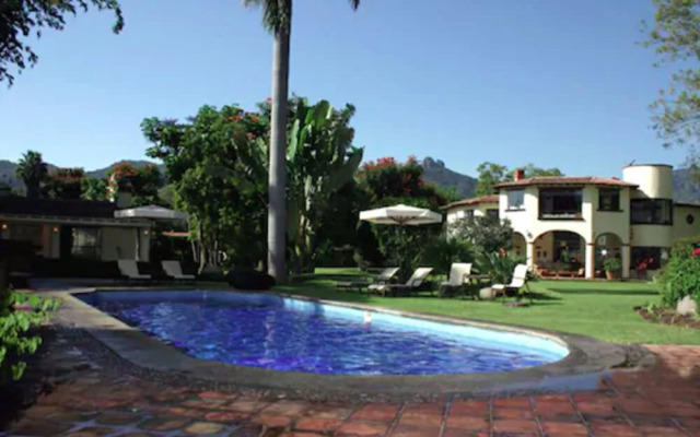 Casa Bugambilia