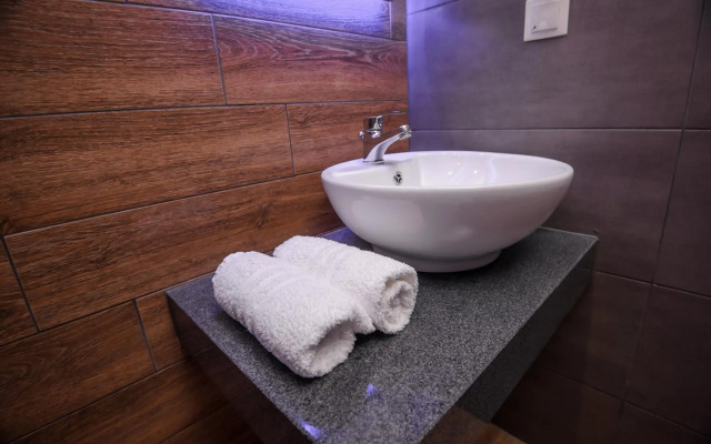 Yakinthos Hotel