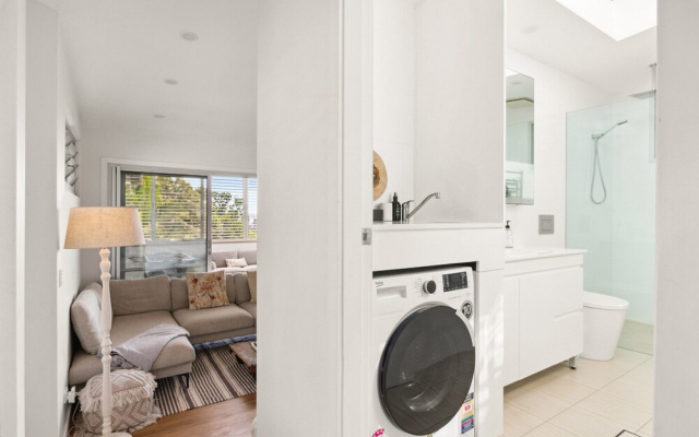 Luxury 2-bed With Ocean Views and Garden – Guest Rooms – Sydney