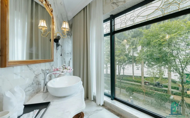 Luxe Paradise Suites Hotel