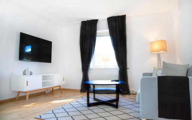 Easy Livin Apartment Hotel by Stubor