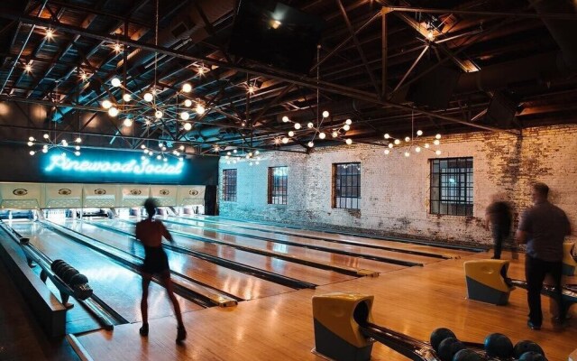 Contemporary Condo Minutes To Downtown Gulch