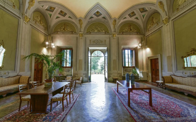 Residenza dEpoca Torre Dei Lari