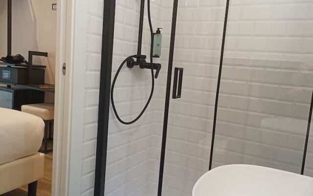 Romi Suite