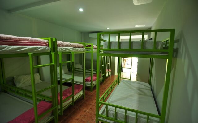 Phi Phi Backpacker - Hostel