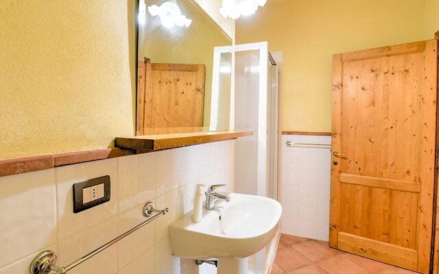 Spacious Holiday Home in Lamporecchio With Pool