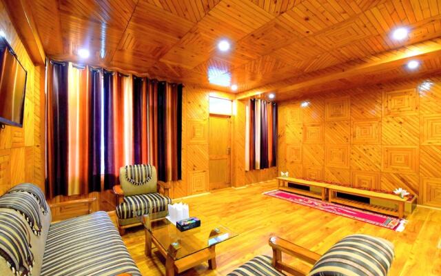 Pause At Manali