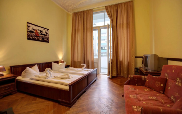 Hotel Pension Bernstein am Kurfürstendamm