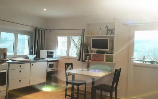 Gite la Roche - Le Domaine des Terres Blanches