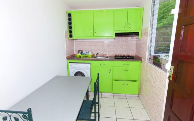 Apartment With One Bedroom In Le Gosier With Furnished Terrace And Wifi 3 Km From The Beach