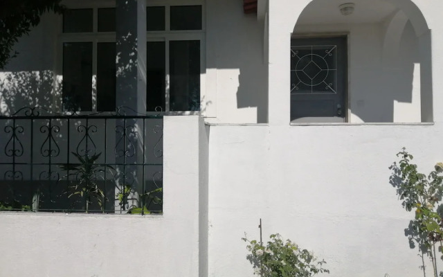 Oriente DNA Studios & Rooms