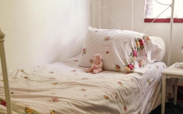 Holmesdale House Bed and Breakfast