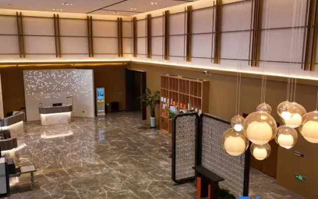 Binglv Kunlun Hotel (Yining Liuxing Street Branch)