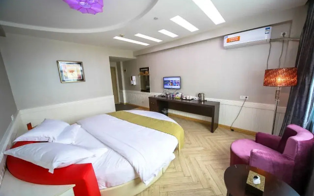 Durian Candy Hotel (Zhuji Diankou Town Passenger Station)