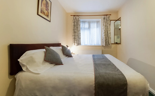 OYO Honeycroft Lodge