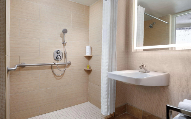 DoubleTree by Hilton Philadelphia Center City