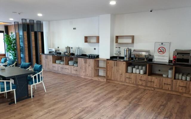 Отель The Marine Hotel Trabzon