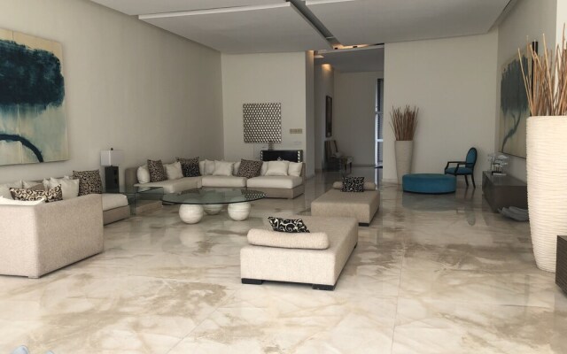 Peninsula Cancun Beachfront