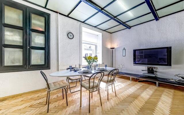 Веста Невский 131