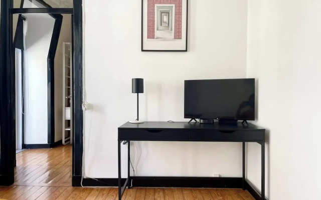 Central Hidden Gem, Rustic Modern 2 Bedroom Flat