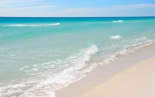 Waterscape 1 Bedroom Apartment by BnD