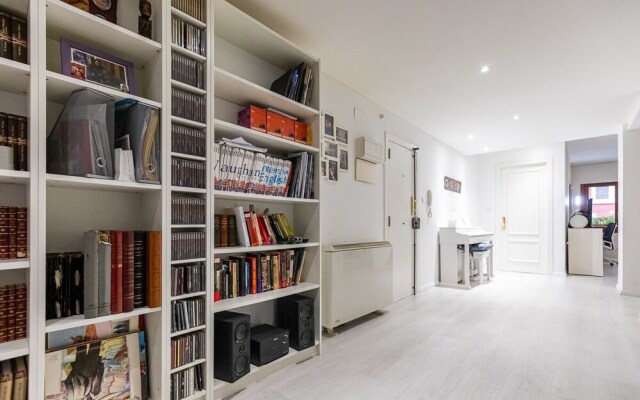 OLD TOWN VIII apartment by Aston Rentals