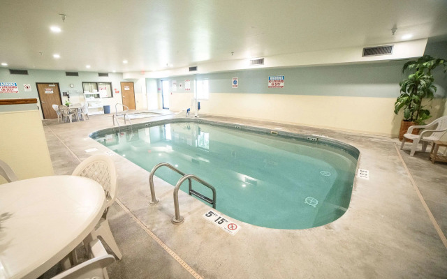 Quality Inn & Suites Watertown near Prairie Lakes Ice Arena