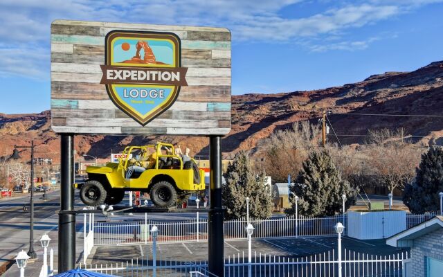 Expedition Lodge