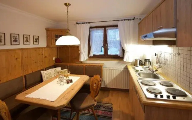 Privatpension Forsthaus Pernthaner