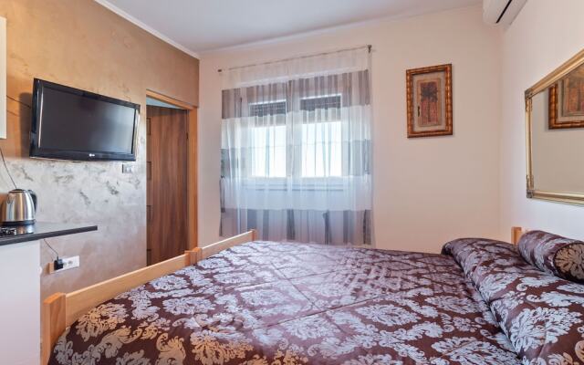 Pretty Apartment In Rovinj Near Sea Beach