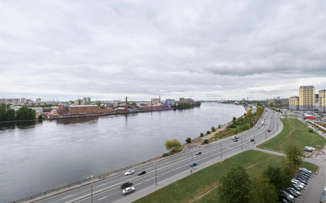 Апартаменты на Октябрьской набережной 44