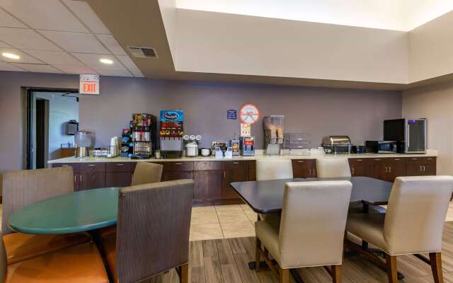 Howard Johnson by Wyndham Billings