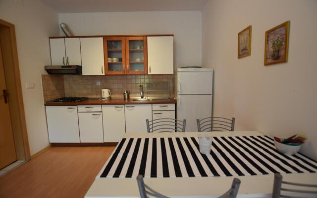 Apartment Lana 5 Pers