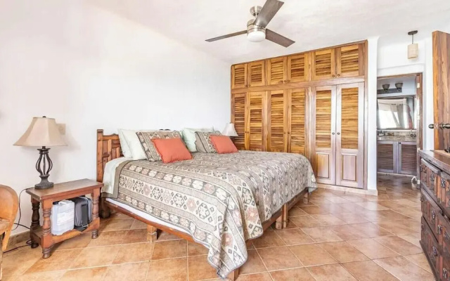 Ocean View 2Br Condo-balcony-beach-pool - 610