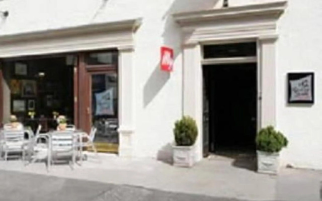 No.12 Hotel & Bistro