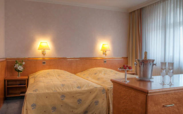 Best Western Ambassador Hotel Bosten