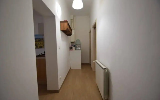 Vicino Ospedale E Aeroporto Num92867