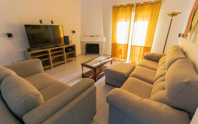 Villa Reyets 4 bed 3 bath